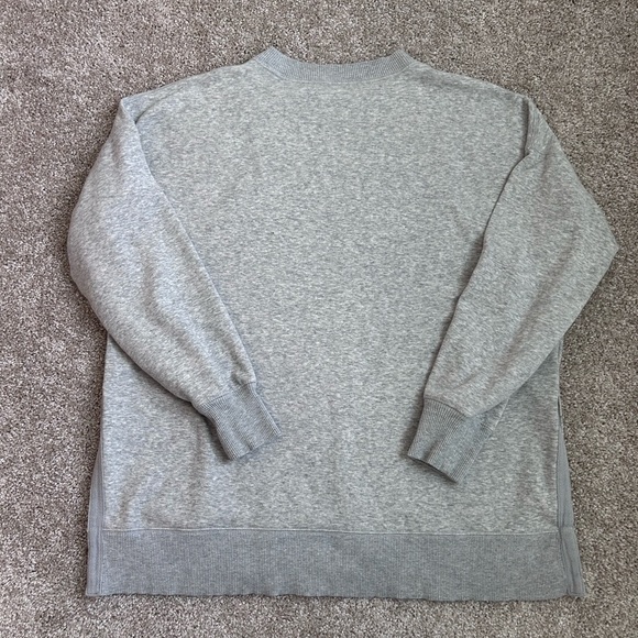 Women’s Aerie Gray And Cozy Long Sleeve Loose Fitted Crewneck Top Size Small - Picture 6 of 6